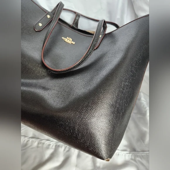 Coach Convertible Tote With 2 Clutch Inserts - Picture 2 of 8